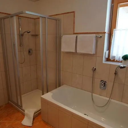 Haus Peter Schiestl Lejlighed *