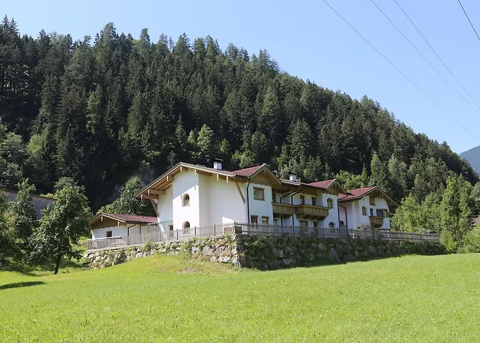 彼得豪斯希斯特公寓 *