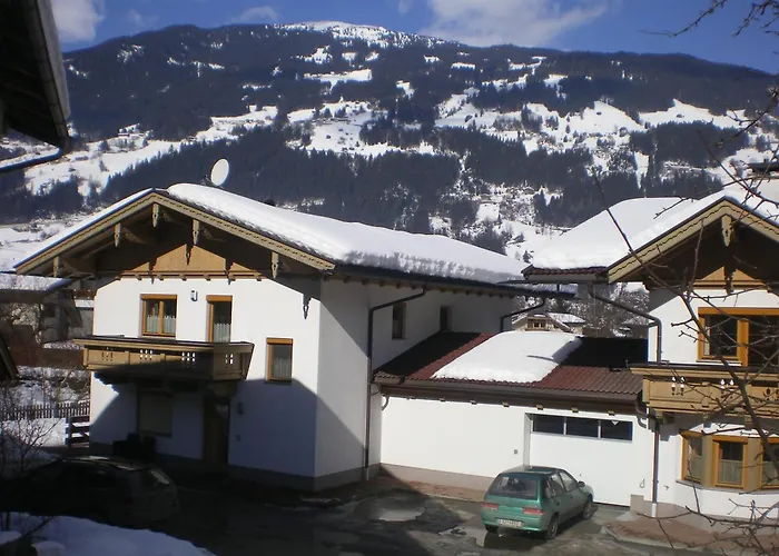 彼得豪斯希斯特公寓 *